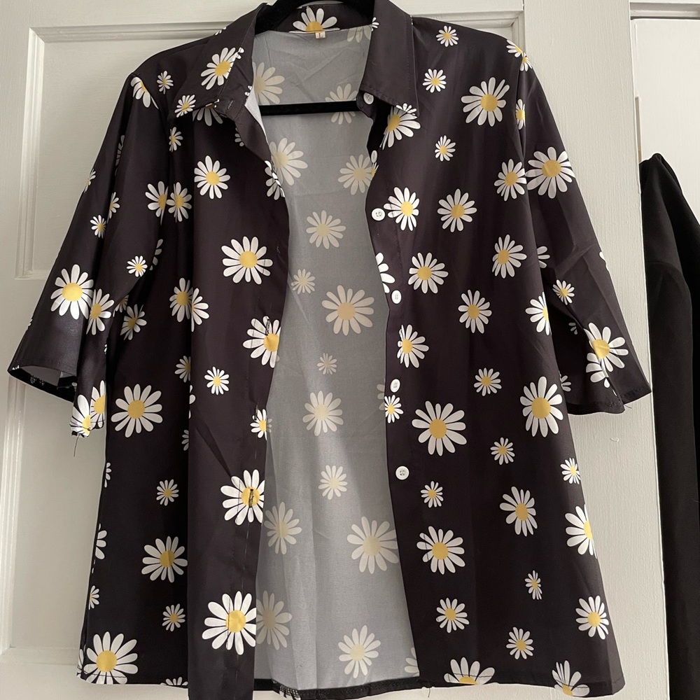 Summery blouse — Like new!